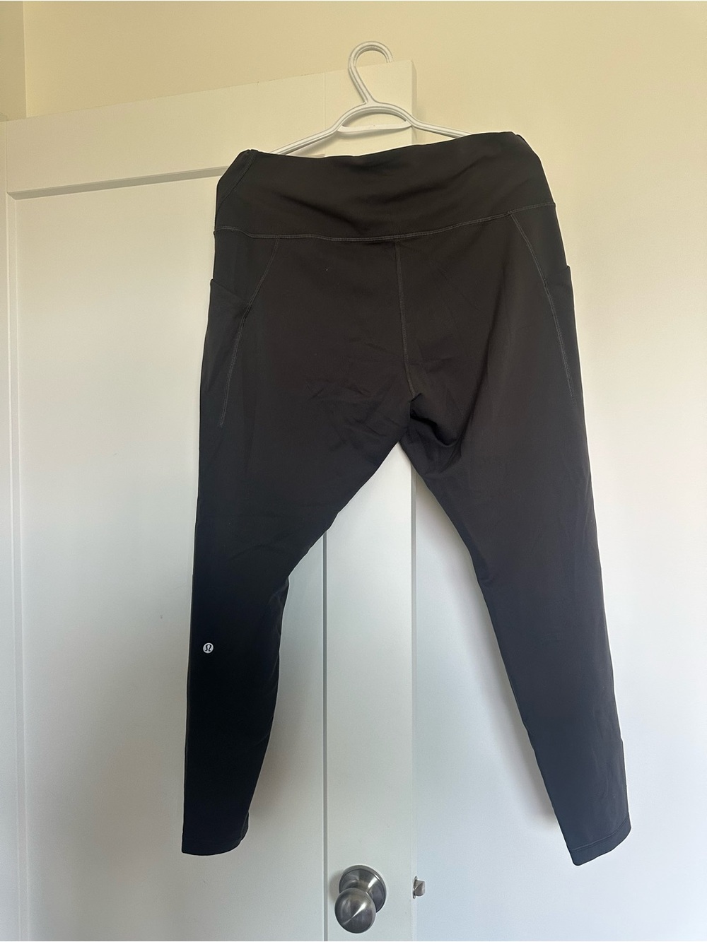 Lululemon Wunder Train High-Rise Tight with Pockets.